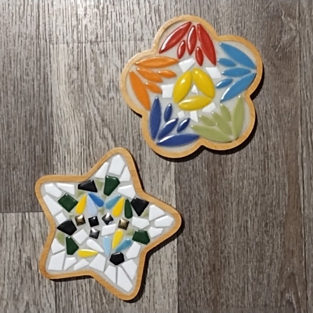 2 Mosaic Pieces Star Flower 6"